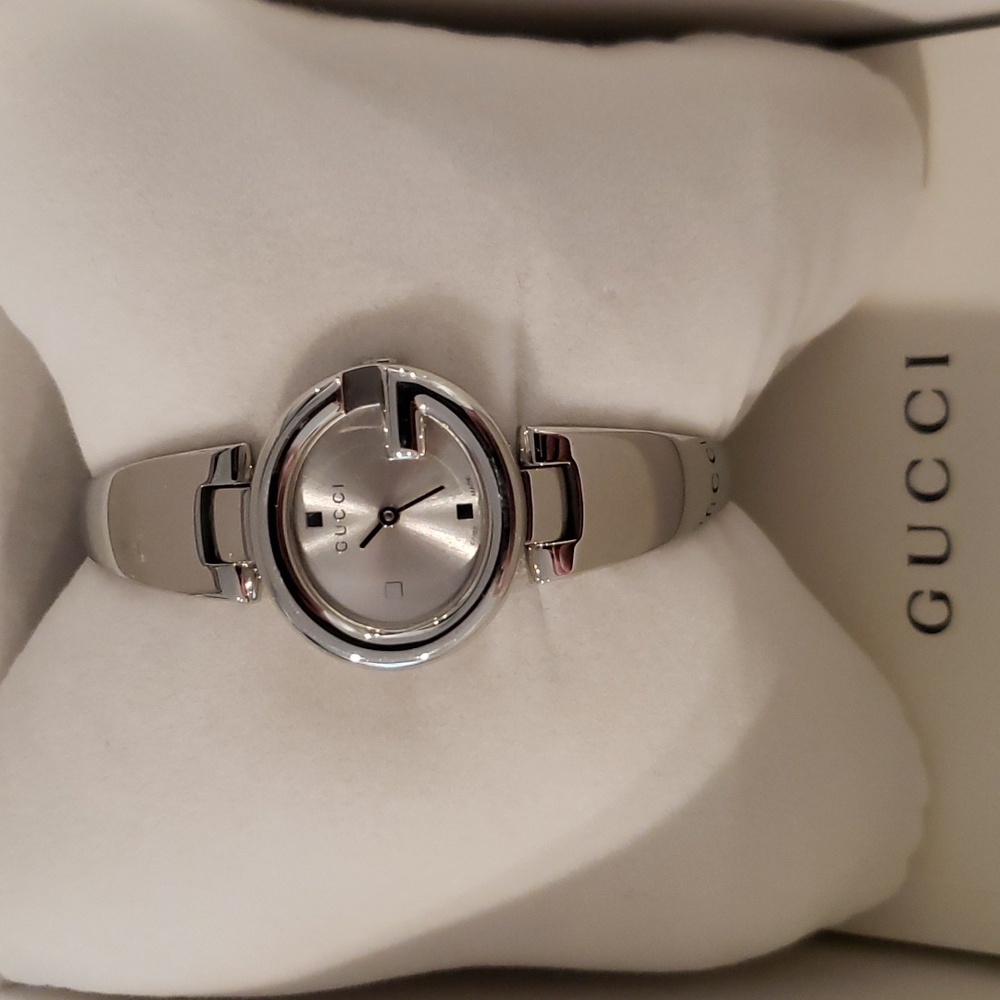 Gucci Guccissima G Stainless Silver Watch with box